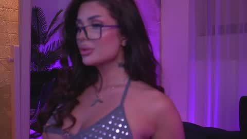 Kylie online show from 07-25-26, 08:39