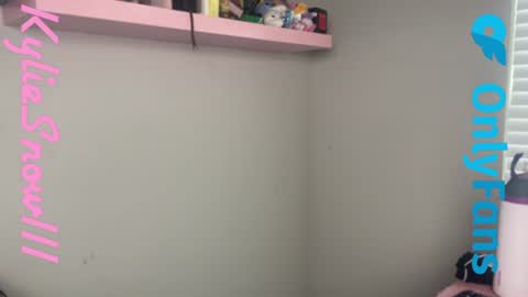 Kylie Snow online show from 06-17-26, 03:57