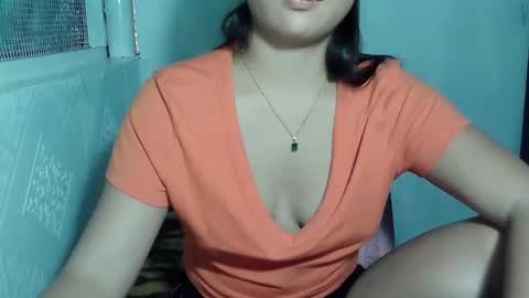 Snapshot of kyliexx98 chatting on 02-15-26, 06:32 kylie online show from 02-15-26, 06:32