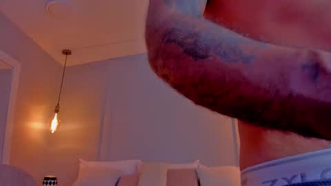 Kylliam Levis online show from 03-11-26, 11:00