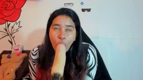 Snapshot of kymberlyhott chatting on 12-23-24, 10:23 call me kim online show from 12-23-24, 10:23