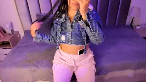 Emily  Laila  online show from 12-01-25, 11:37