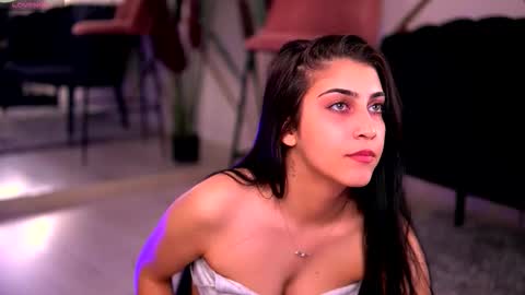 Snapshot of kyrabliss chatting on 12-14-25, 07:40 Maria online show from 12-14-25, 07:40