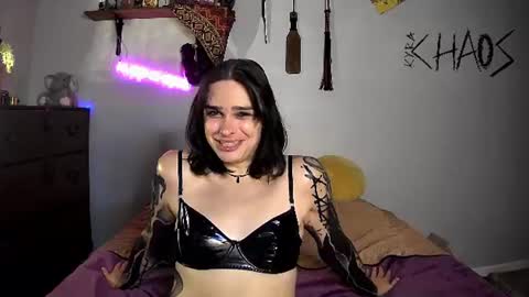 Snapshot of kyrachaos chatting on 06-09-26, 12:44 Kyra Chaos online show from 06-09-26, 12:44