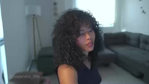 schedule 300 pm - 1100pm colombia time online show from 09-08-25, 10:09