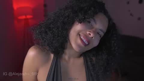 schedule 300 pm - 1100pm colombia time online show from 10-17-25, 11:29