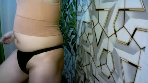 Snapshot of kyutshyne chatting on 04-13-26, 12:05 kyutshyne online show from 04-13-26, 12:05