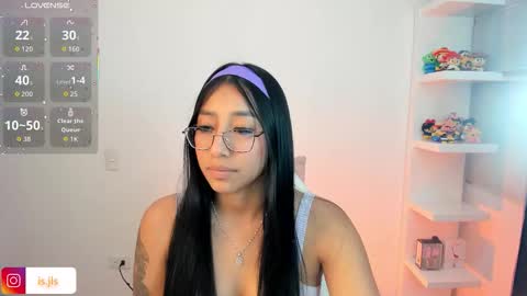 Snapshot of kyy_isa chatting on 11-04-25, 01:48 IG online show from 11-04-25, 01:48