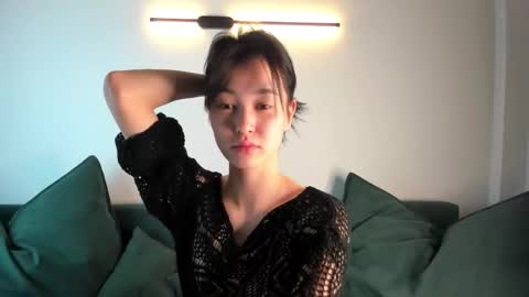 Snapshot of l1l_lola chatting on 10-18-25, 07:09 Ameli online show from 10-18-25, 07:09