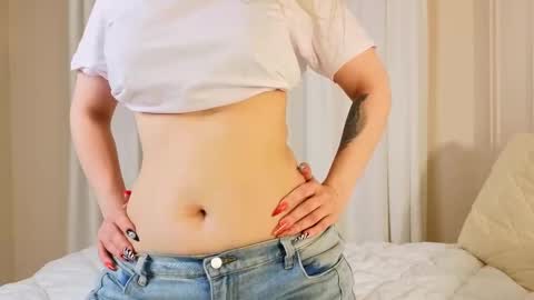 lina online show from 10-17-25, 10:45