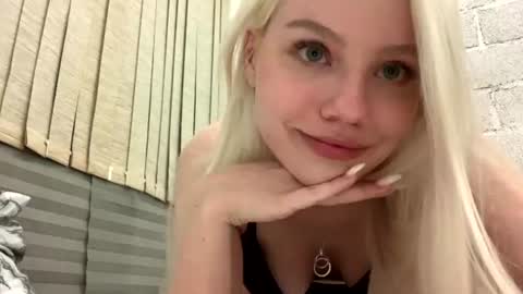 Snapshot of l1sa_bun chatting on 07-16-26, 11:11 Alice online show from 07-16-26, 11:11