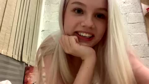 Snapshot of l1sa_bun chatting on 07-25-26, 10:07 Alice online show from 07-25-26, 10:07