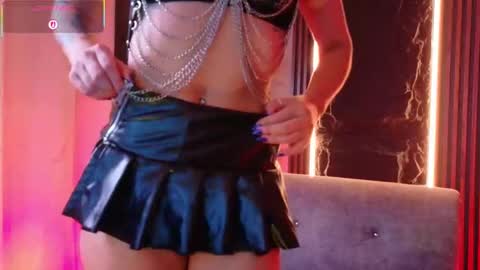 Snapshot of la_diabla_111_ chatting on 09-12-25, 07:25 Karime online show from 09-12-25, 07:25