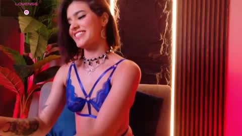 Snapshot of la_diabla_111_ chatting on 09-19-25, 08:20 Karime online show from 09-19-25, 08:20