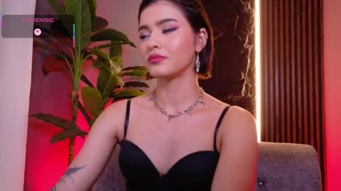 Snapshot of la_diabla_111_ chatting on 10-06-25, 07:00 Karime online show from 10-06-25, 07:00