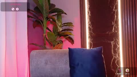 Snapshot of la_diabla_111_ chatting on 10-13-25, 07:14 Karime online show from 10-13-25, 07:14