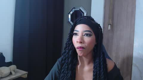 Snapshot of la_gataa_ chatting on 05-26-26, 04:36 la_gataa_ online show from 05-26-26, 04:36