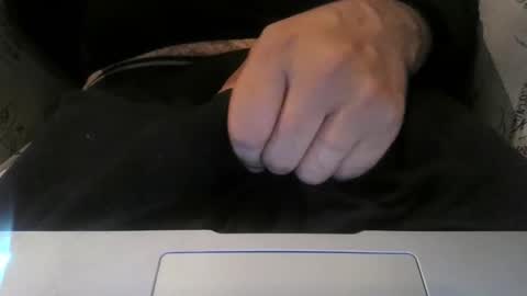 Snapshot of la_guyy chatting on 10-16-25, 08:26 la_guyy online show from 10-16-25, 08:26