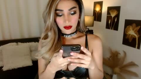 ISABEL online show from 03-20-26, 03:00