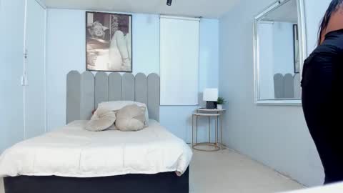 Cris  online show from 02-21-25, 12:06