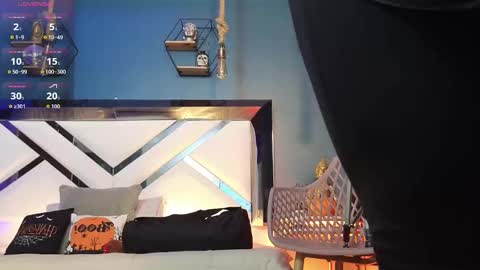 Cris  online show from 10-20-25, 10:59