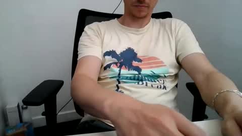 Snapshot of labelette007 chatting on 05-28-26, 12:57 labelette007 online show from 05-28-26, 12:57