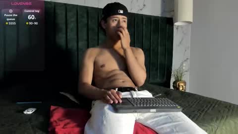 Snapshot of labrinthteasing chatting on 09-18-25, 08:11 labrinthteasing online show from 09-18-25, 08:11