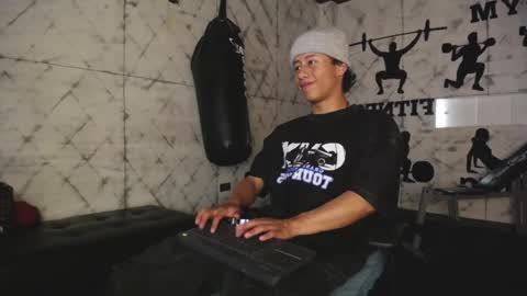 Snapshot of labrinthteasing chatting on 09-28-25, 08:36 labrinthteasing online show from 09-28-25, 08:36