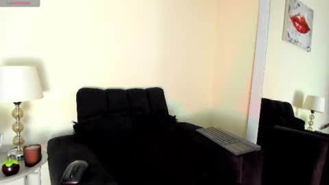 lace_victoria online show from 07-04-26, 12:28
