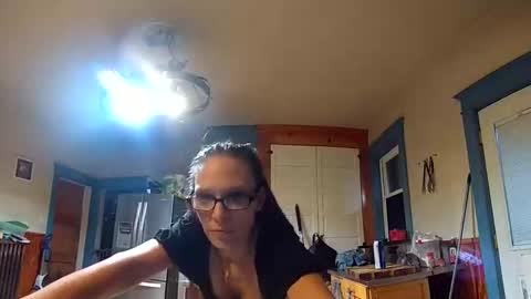 LacedInLeather online show from 11-08-25, 12:33