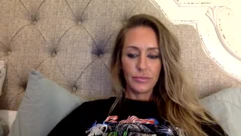 laceylayne96 online show from 05-22-26, 03:46