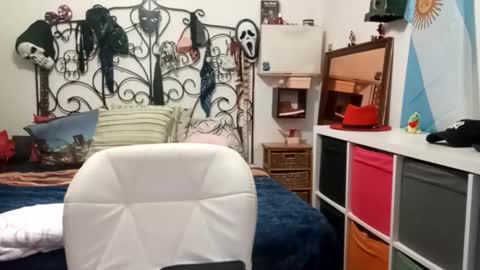 lachicadeldiablo online show from 05-11-26, 07:00