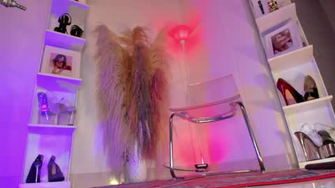 Colorina online show from 04-15-26, 07:58