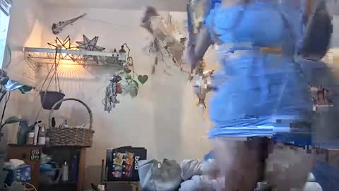 Snapshot of lacybell chatting on 05-05-26, 11:35 lacybell online show from 05-05-26, 11:35