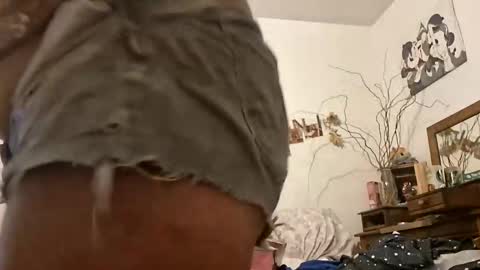 Snapshot of lacybell chatting on 06-08-26, 08:48 lacybell online show from 06-08-26, 08:48