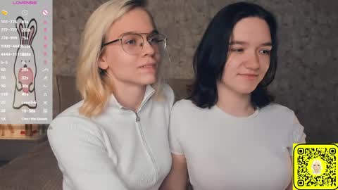 Violet and Isabel online show from 06-06-26, 07:18