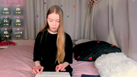 Snapshot of lada2k4 chatting on 05-13-26, 06:00 Lada online show from 05-13-26, 06:00
