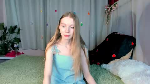 Snapshot of lada2k4 chatting on 05-20-26, 07:03 Lada online show from 05-20-26, 07:03