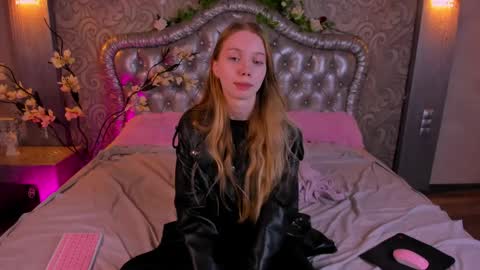 Snapshot of lada2k4 chatting on 05-31-26, 06:10 Lada online show from 05-31-26, 06:10