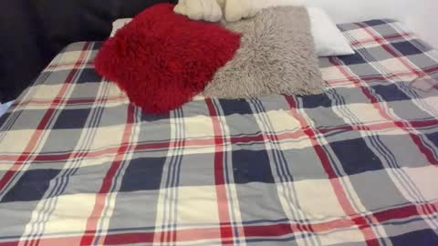 Snapshot of ladahear_ chatting on 02-23-26, 04:37 Akyra online show from 02-23-26, 04:37