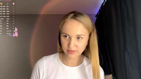 Snapshot of ladawndepippo chatting on 09-23-25, 11:24 Sofia online show from 09-23-25, 11:24