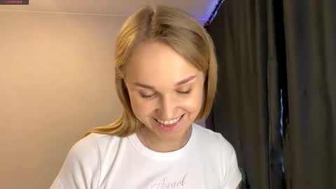 Snapshot of ladawndepippo chatting on 10-08-25, 10:02 Sofia online show from 10-08-25, 10:02