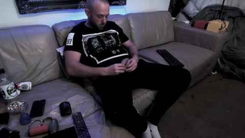 Hectic online show from 12-27-24, 05:37