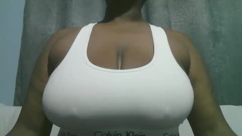 Snapshot of lady_dearra chatting on 10-24-25, 03:36 lady_dearra online show from 10-24-25, 03:36