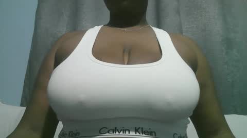 Snapshot of lady_dearra chatting on 10-25-25, 04:20 lady_dearra online show from 10-25-25, 04:20