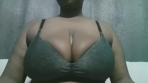 Snapshot of lady_dearra chatting on 10-29-25, 04:26 lady_dearra online show from 10-29-25, 04:26