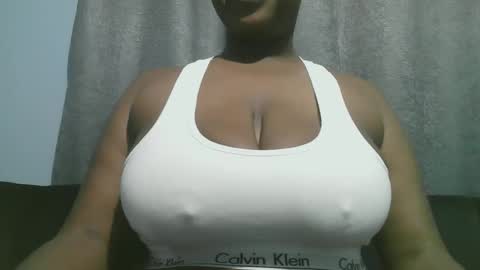 Snapshot of lady_dearra chatting on 11-06-25, 04:35 lady_dearra online show from 11-06-25, 04:35