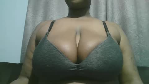 Snapshot of lady_dearra chatting on 11-07-25, 04:56 lady_dearra online show from 11-07-25, 04:56