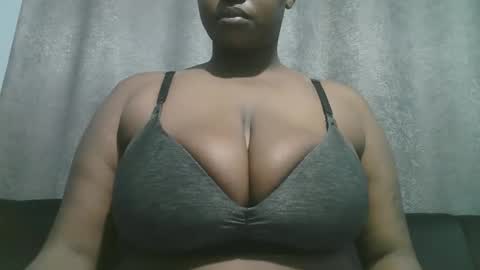 Snapshot of lady_dearra chatting on 11-22-25, 01:37 lady_dearra online show from 11-22-25, 01:37