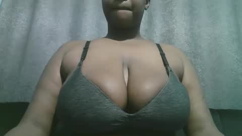 Snapshot of lady_dearra chatting on 11-26-25, 02:56 lady_dearra online show from 11-26-25, 02:56